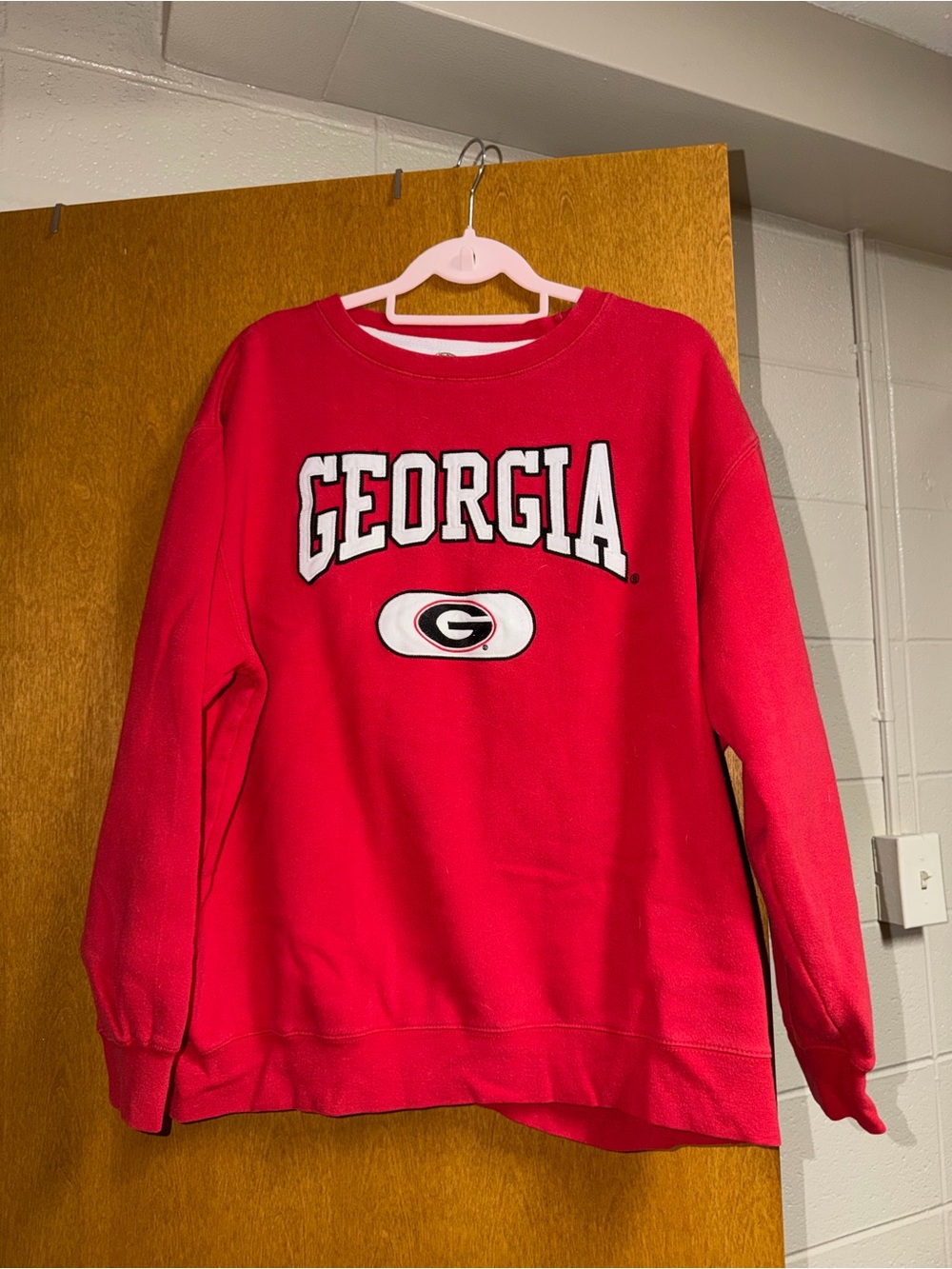 Georgia Red Crewneck Sweatshirt - Collegiate Pullover. Embroidered.